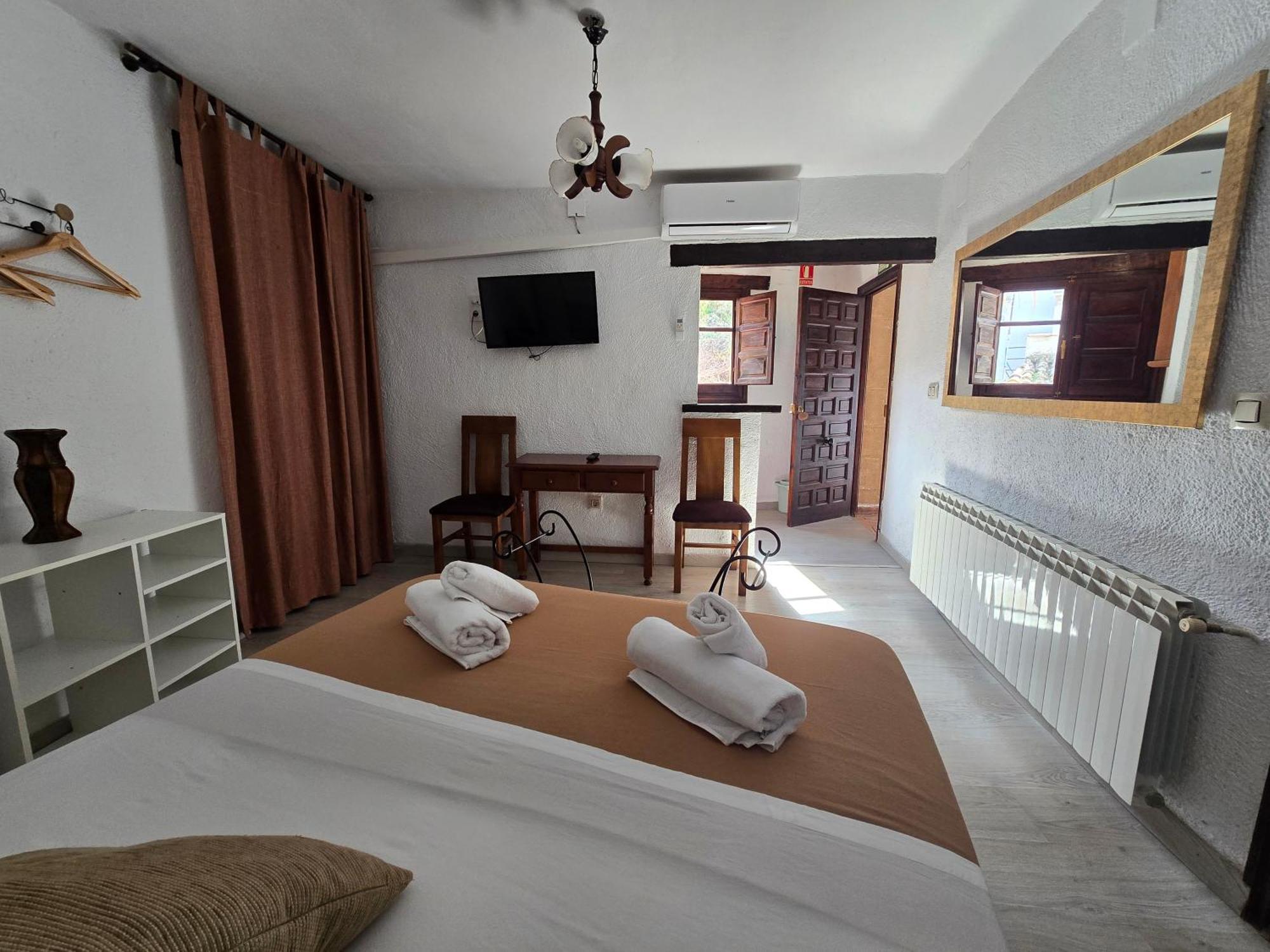 La Cueva De Juan Pedro Apartment Казорла Стая снимка